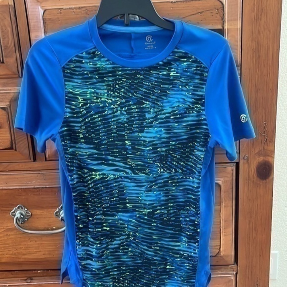 Champion Boy’s blue short sleeved workout tee, size medium 8-10 EUC